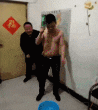 |搞笑趣图:女神和女汉子坐姿的区别