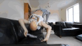 |搞笑GIF段子: 我以为是个王者,谁知道他是个青铜