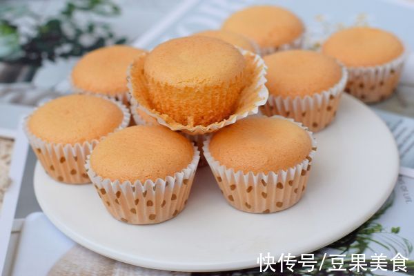 我奶奶教我的原味纸杯小蛋糕的技巧，一定要加它才好吃
