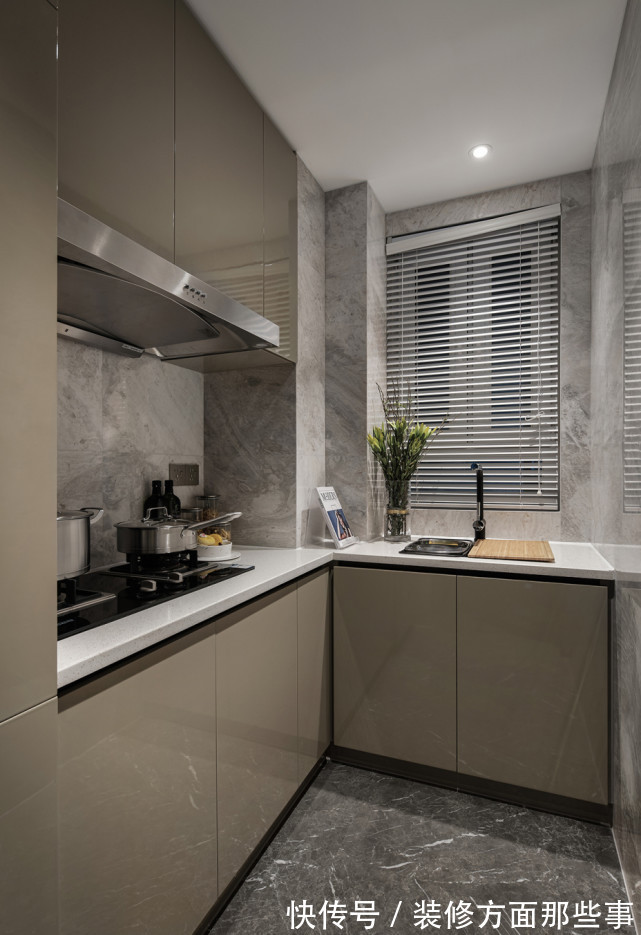 三居室|89平现代风三居室,返璞归入低调的奢华,一丝侘寂之美跃然眼前