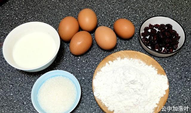 放油|5个鸡蛋1碗面粉，不放油少放糖，用电饭锅做一个好吃又好看的蛋糕