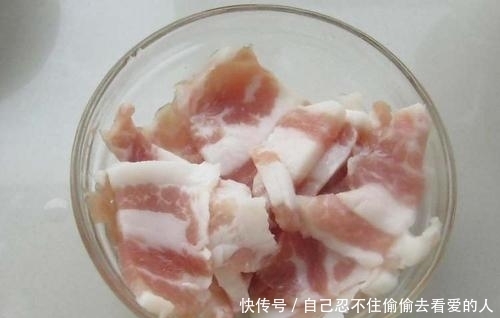 下班晚来不及烧菜，用简单食材做出美味，当菜也能当小吃，好香！