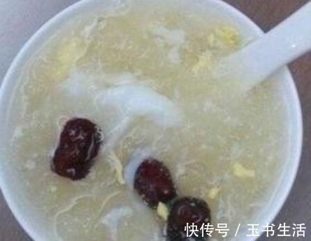 银耳|女性不想老太快,常吃此物,色斑淡了,皮肤白了,子宫越来越干净