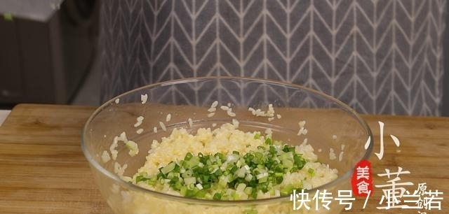 小董|剩米饭不要再扔掉了,最好吃的做法,好吃到停不下来