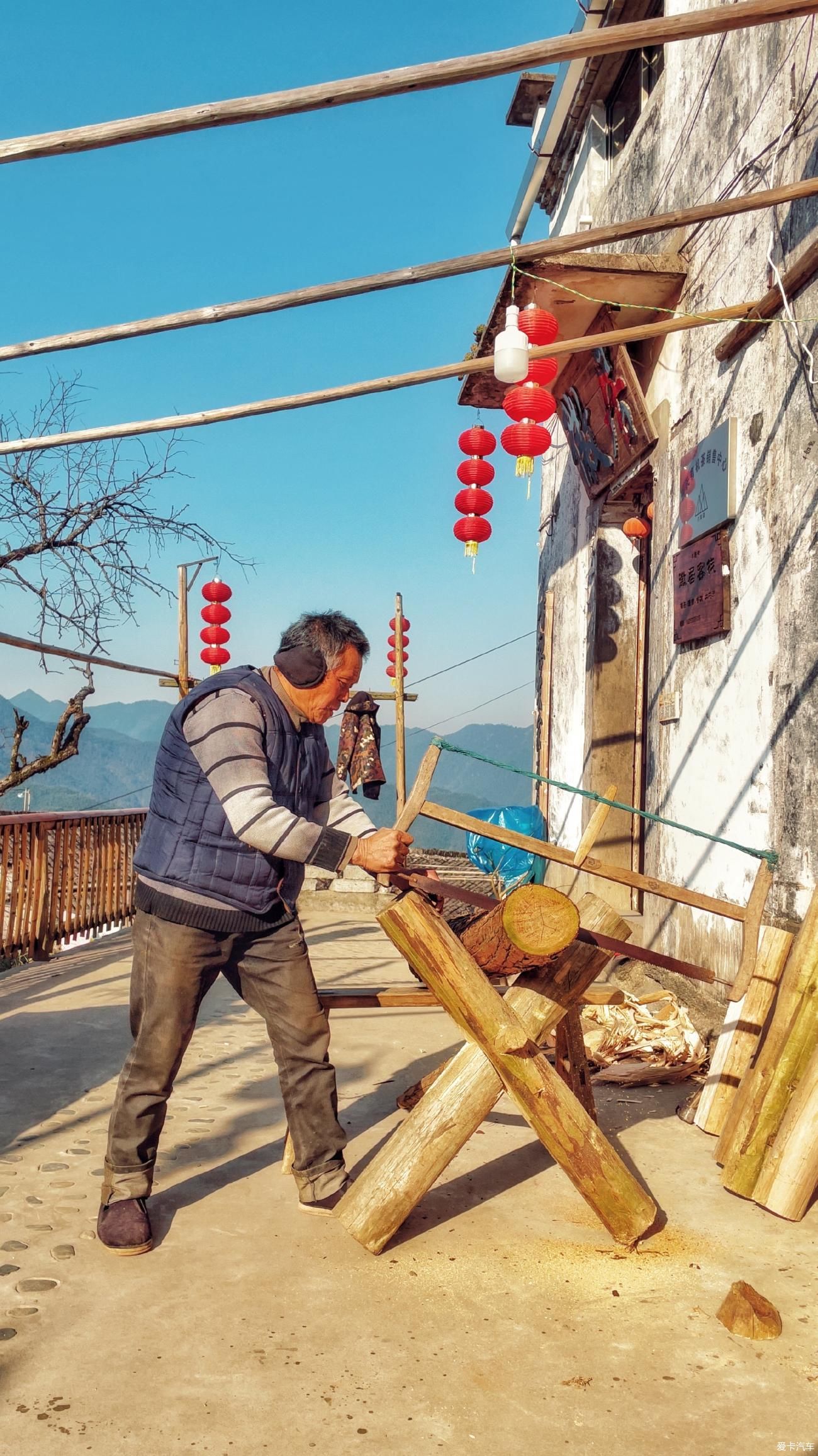 老年|探寻木梨硔一个“云端上的村庄”