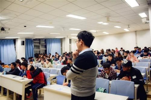 大部分大学老师对学生，为何都非常和气、谦虚、低调？