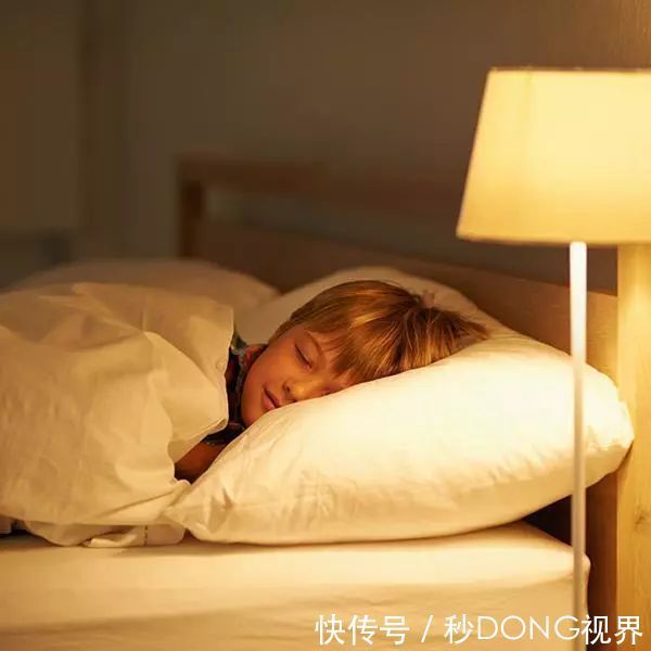 眼睛|蓝光是“第一视力杀手”？ 全面认识蓝光对眼睛的危害有多大！