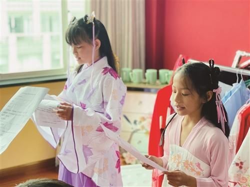 汉服|“第一次穿汉服，感觉棒极了”