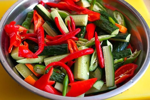 下饭|秋季,腌菜的季节到了,这样腌制黄瓜,酸辣爽脆又下饭,还不发霉