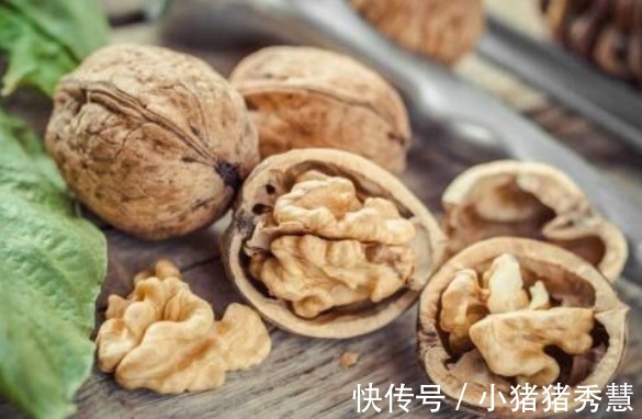 睡眠质量|早上空腹吃3颗核桃，坚持几个月，3大好处“不请自来”，早食早好