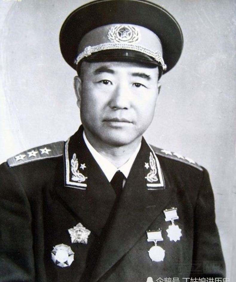军长|1955年授军衔，当时有两个军长被授予上将军衔？他们都是谁？