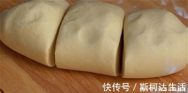 红薯|玉米面这样做真好吃，一擀一煎，5分钟出锅，连吃一个月都不腻