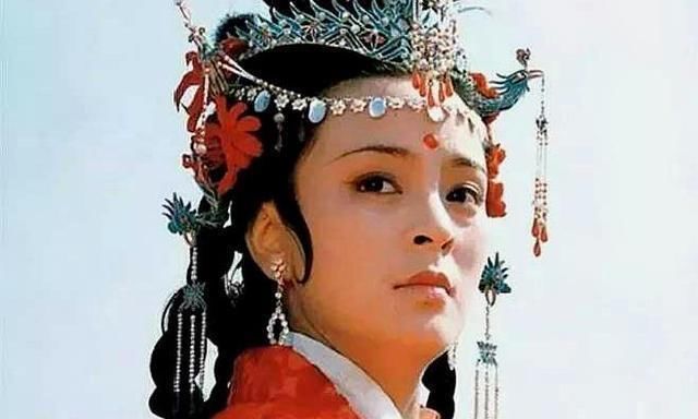 不争之实|凤冠霞帔的探春站在远嫁的船头,挥手挥手,她在向谁挥手