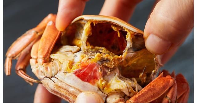 螃蟹便宜多买点,蒸螃蟹,直接上锅是错的,教你3招,鲜美不流黄