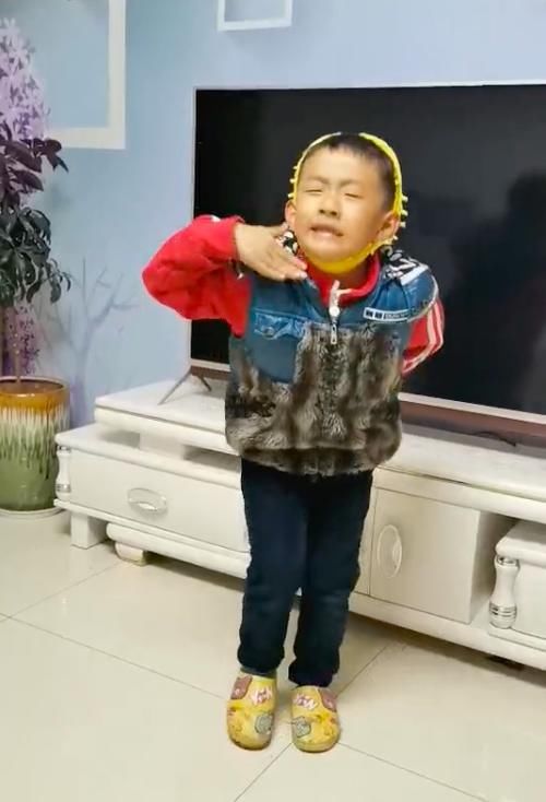 家庭春晚大赏第二弹!走心演唱、激情架子鼓、动感拉丁……哪段表演戳中了你?