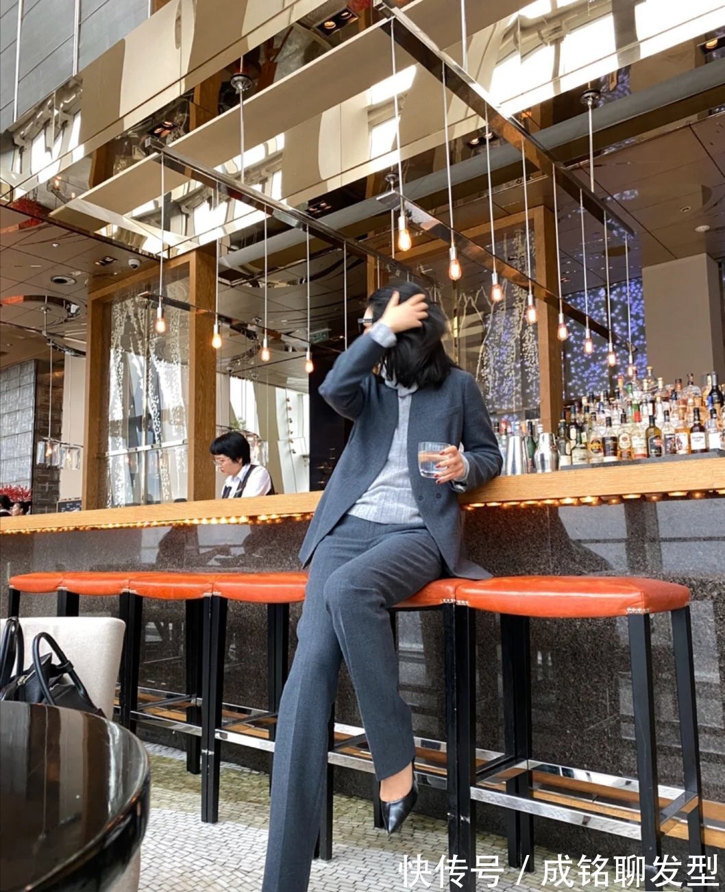 长大衣 不用刻意装嫩扮少女,这些四十岁+女人的穿搭好看又高级,超有范