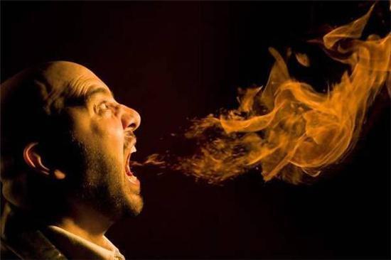 人体四把火胃火、肝火、心火、肺火!瞄准火苗,一方一穴一把火