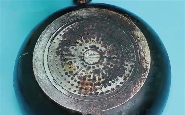 百洁布|原来清洗锅底黑垢这么简单,不用一滴水,轻轻一擦洁净如新,省事