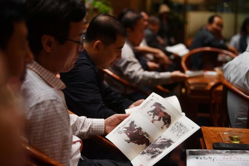 对外经济贸易$刘咏阁《汗血宝马绘画教程》新书发布会在对外经济贸易大学举行