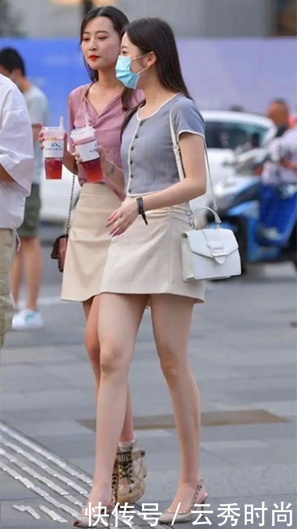 脱俗|路人街拍,气质清新的时尚美女,显得十分的清新脱俗