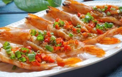  美食推荐：柠檬可乐鸡翅，虾仁炒西兰花，蒜茸烤虾，黄鳝煲仔饭的做法