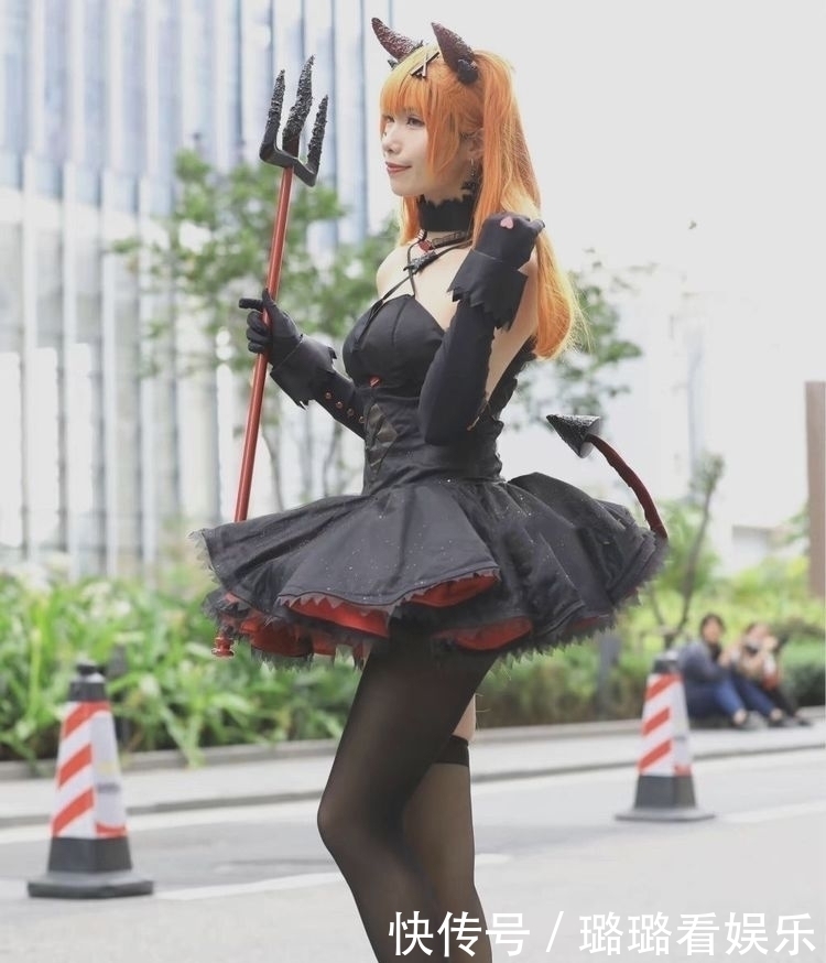 街拍|美女身材姣好,面容精致,这样的小姐姐好可爱