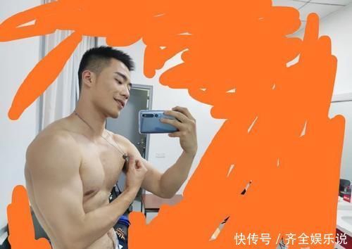 满身|空少小哥健身日常,胸毛腹毛连成线,满身精肌太可了!