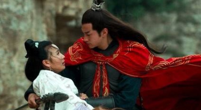 方天画戟|吕布死后他的三件宝贝去了哪？关羽得其二，剩下一个被放进茅厕