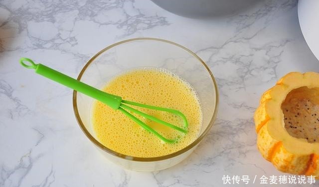 连碗都能一起吃掉的燕麦蒸蛋,睡前只需三分钟,早上起床就能吃
