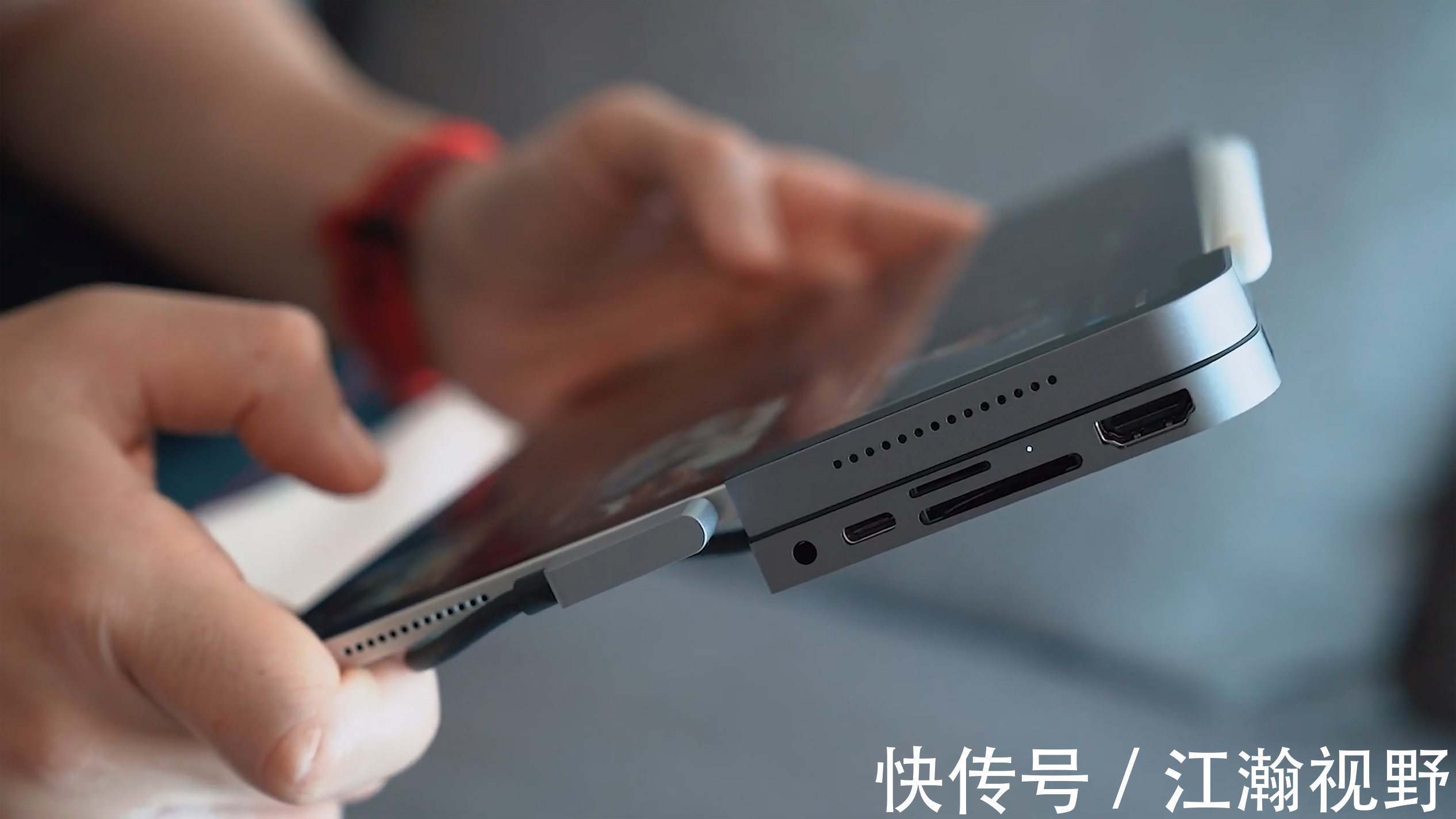 中国网文&给老外写小说,一个月赚几万美金?网文都这么赚了?