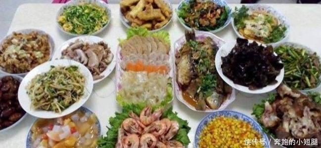 越来越|看看80年代的年夜饭,再看看现在的年夜饭,网友:越来越敷衍了