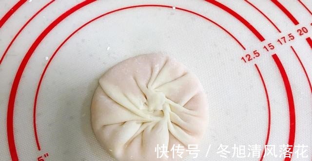 面饼|香甜软糯的红薯芝麻煎饼，好吃可口，美味健康！