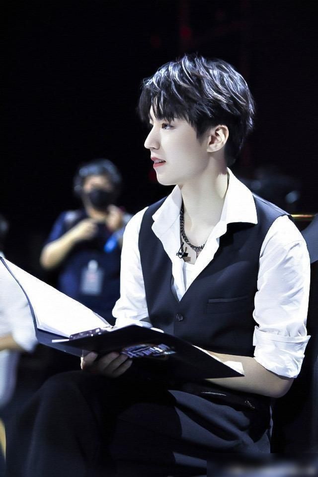 王俊凯你的身上,总是有一种让我热泪盈眶的力量