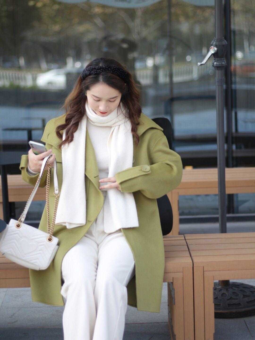 大衣|气质女人都爱“廓形大衣”,这么搭优雅显气质,微胖也能穿