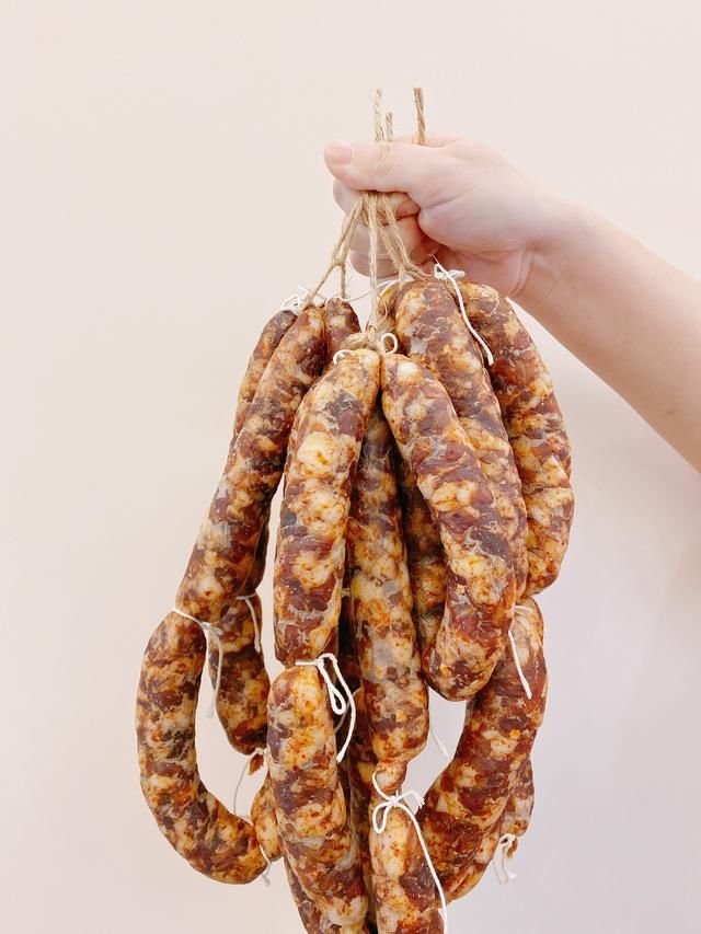  猪后腿肉|想吃川味香肠不用买了，配方和做法都告诉你，麻辣咸香，味道正宗