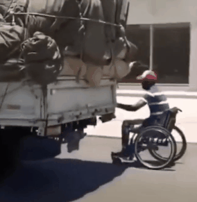 |搞笑GIF:她是我的亲生孩子,我一下子就懵了,让我想想