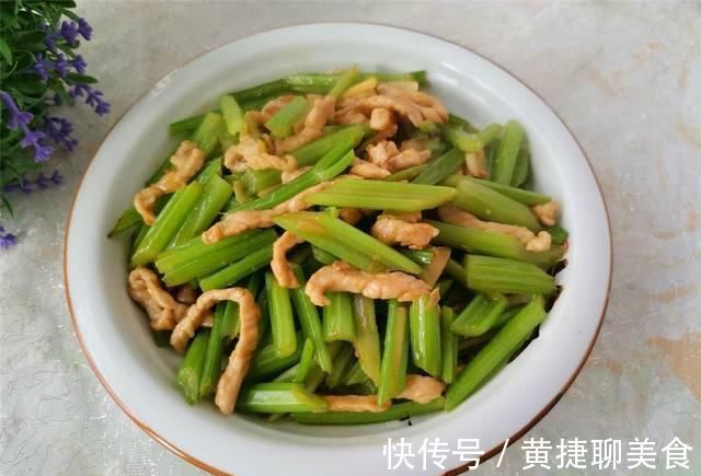 芹菜|炒芹菜,芹菜别直接下锅炒,多做这一步,颜色翠绿入味,肉丝香嫩