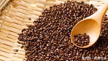 颈部|枕头里放些此物,坚持一个月,颈椎病慢慢就好了,快来尝试下