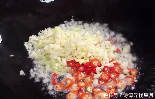 炒猪血时,牢记别直接下锅,多做这一步,猪血鲜香嫩滑没有腥味