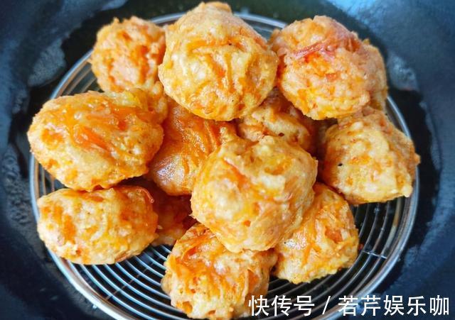 炸丸子|炸萝卜丸子，用面粉必不可少，再多放三样，酥脆可口，一盘不够吃