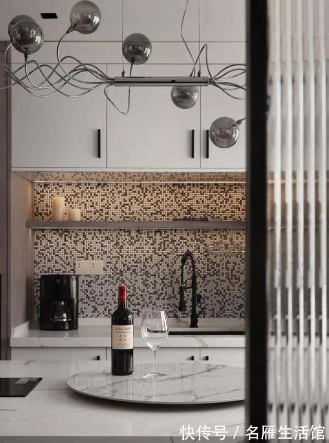 美家|122平现代风设计适当留白,一个大气质感、时尚高级的现代美家