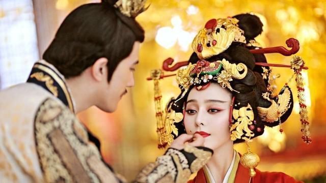 太乱|武则天为何退位一年就死了专家生活太乱，史书都不好意思记载