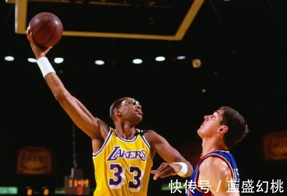 约基奇|壮观!美媒排历史75大巨星哈登38、库里13、杜兰特12、科比5!