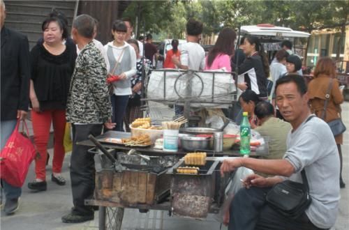 还不如不吃更好|早餐吃得像“皇帝”？营养师提醒：吃3类食物，还不如放弃吃早餐