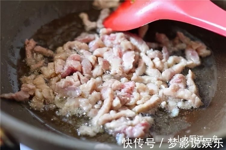 香味|炒猪肉炖排骨，牢记“1放3不放”，肉香味浓又解馋，关键还不腥