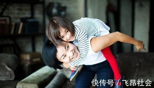 爱的教育|出生在一个有爱的家庭,孩子会更加有底气,父母记住3点
