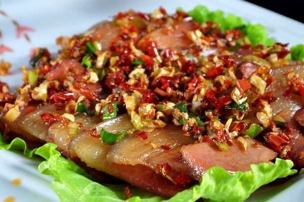 几道香辣不腻的家常菜，家人吃得有滋有味，好吃到光盘，做法简单