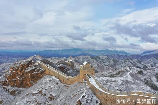 长城|惊艳！金山岭长城迎初雪，银装素裹共长天一色！