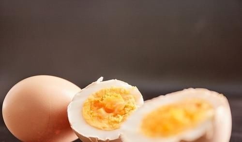 营养素|骨质疏松患者,别急着补钙,补充3种营养素是关键,否则无济于事