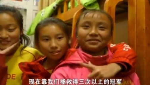 小贝|张琳艳获梅西签名球衣和贝克汉姆签名足球,但其偶像却另有他人